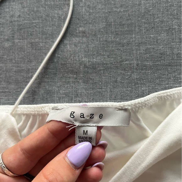 Basic white tank - Picture 2 of 2